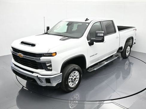 Used 2024 Chevrolet Silverado 2500 LT image 29