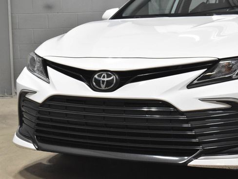 Used 2021 Toyota Camry LE AWD/4WD image 30