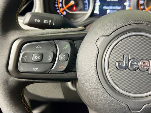 Used 2024 Jeep Wrangler Unlimited Sport AWD/4WD image 18