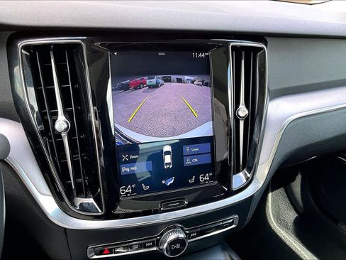 Used 2020 Volvo S60 T6 Momentum image 33