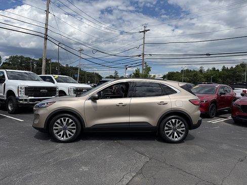 Used 2020 Ford Escape Titanium AWD/4WD image 3