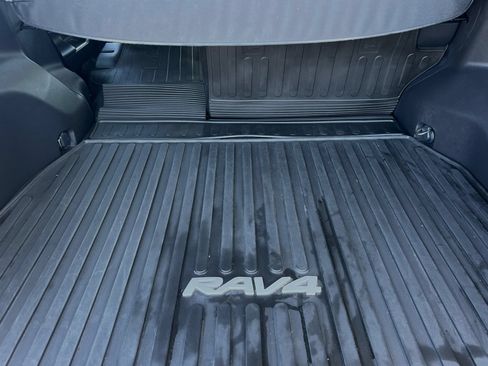 Certified 2022 Toyota RAV4 XLE AWD/4WD image 12