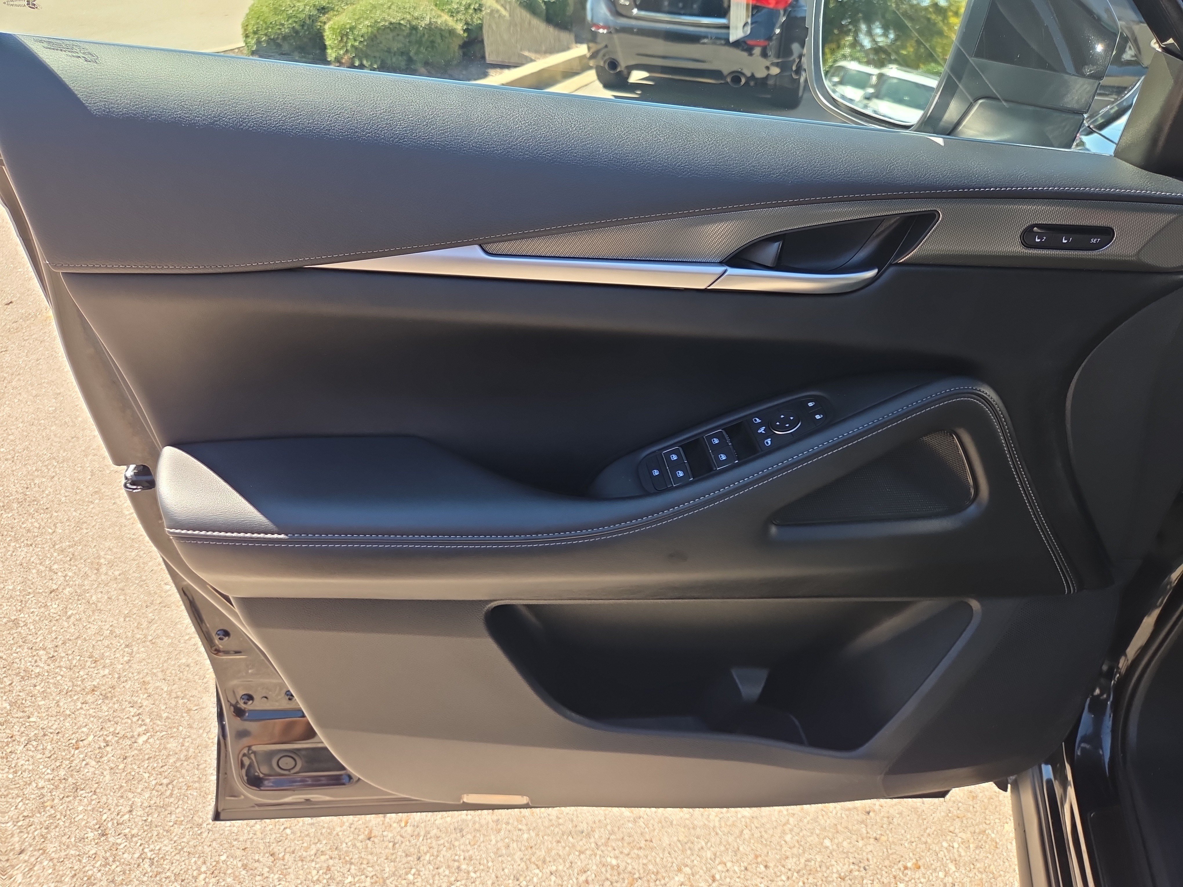 Used 2024 INFINITI QX60 Luxe FWD image 6