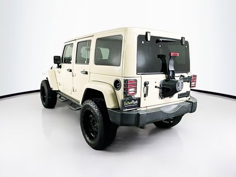 Used 2017 Jeep Wrangler Unlimited Rubicon w/ Connectivity Group image 5