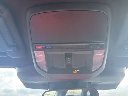 Used 2025 Subaru Forester Premium image 26