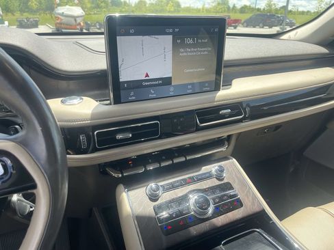 Used 2022 Lincoln Aviator Reserve w/ Equipment Group 201A AWD/4WD image 17