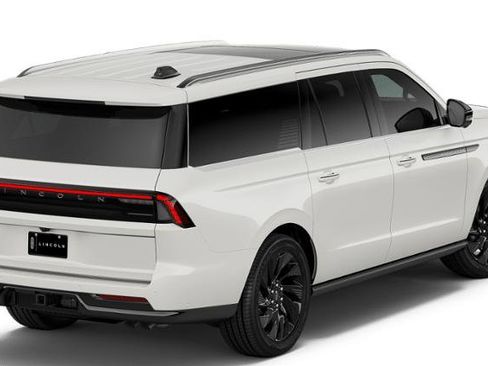 New 2026 Lincoln Navigator L Black Label AWD/4WD image 3