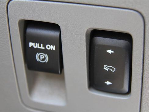 Used 2020 Ford F150 XLT w/ Equipment Group 302A Luxury AWD/4WD image 37