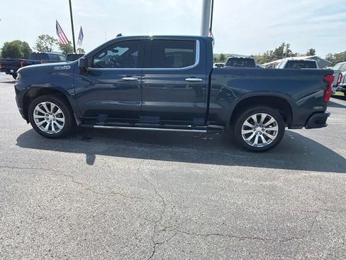 Used 2019 Chevrolet Silverado 1500 High Country w/ Technology Package AWD/4WD image 6