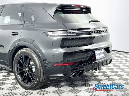 Used 2026 Porsche Cayenne GTS AWD/4WD image 54
