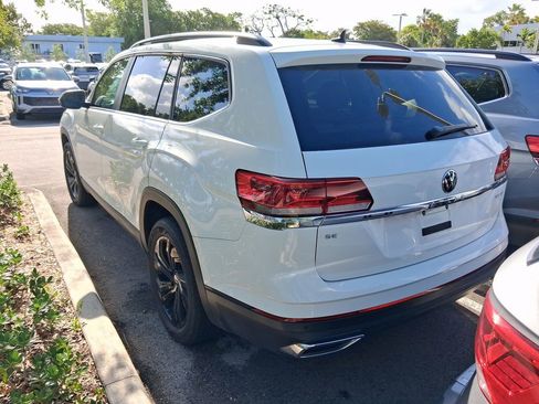Used 2022 Volkswagen Atlas SE w/ Black Wheel Package image 8