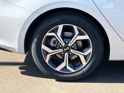 Certified 2021 Kia Forte LXS image 10