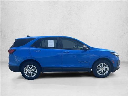 Used 2024 Chevrolet Equinox LS w/ LS Convenience Package FWD image 4