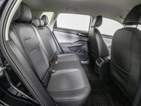 Used 2023 Volkswagen Taos SE image 11