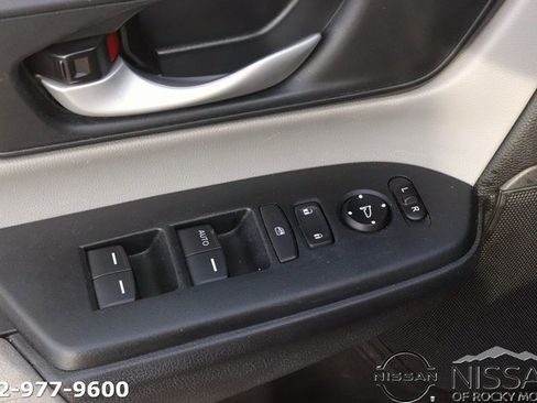 Used 2017 Honda CR-V LX image 11