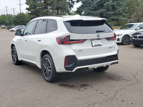 Used 2023 BMW X1 xDrive28i w/ M Sport Package AWD/4WD image 3