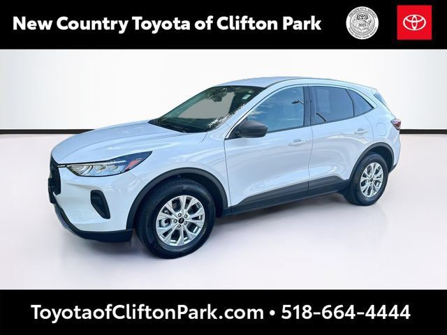 Used 2024 Ford Escape Active AWD/4WD image 3