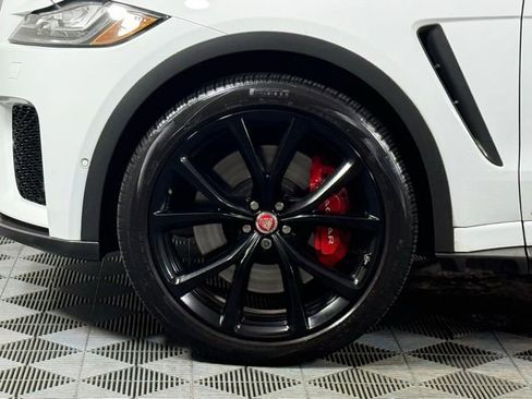 Used 2020 Jaguar F-PACE SVR image 16