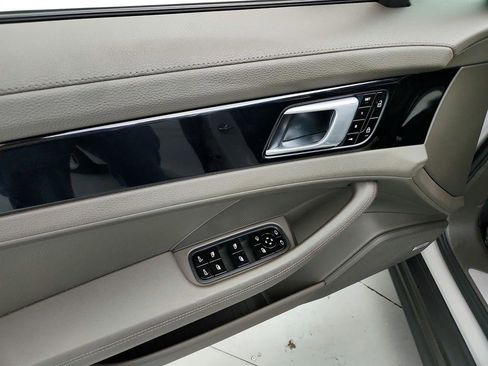 Used 2020 Porsche Panamera 4 image 23