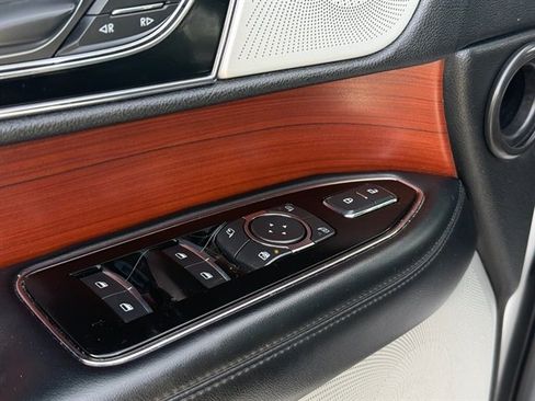 Used 2020 Lincoln Navigator Reserve w/ Luxury Package image 37