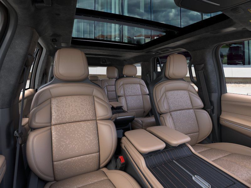 New 2026 Lincoln Navigator Black Label AWD/4WD image 10