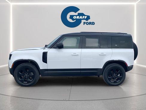 Used 2022 Land Rover Defender 110 S AWD/4WD image 2