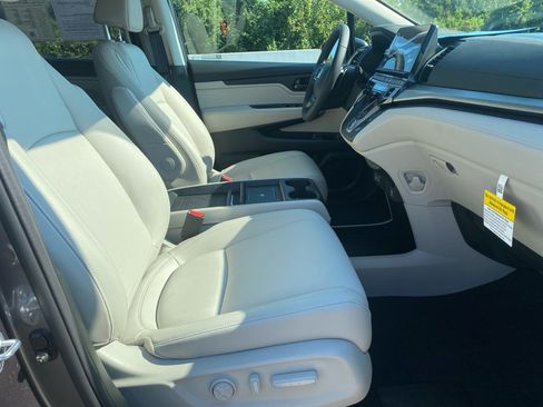 Certified 2026 Honda Odyssey EX-L image 32