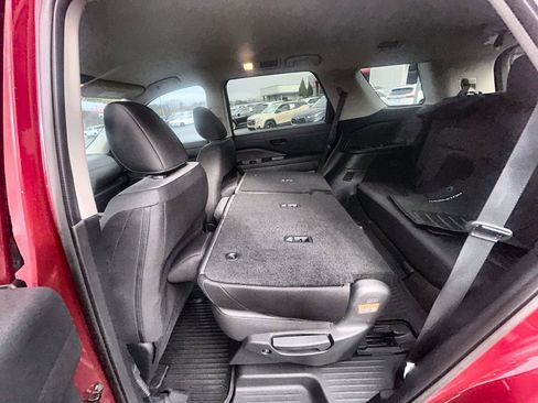 Used 2024 Nissan Pathfinder SV w/ Cargo Package image 12