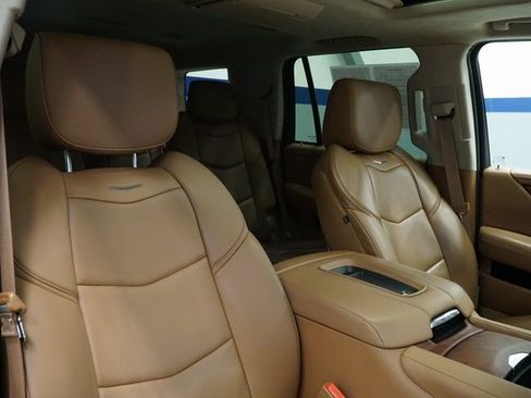 Used 2015 Cadillac Escalade Platinum image 19