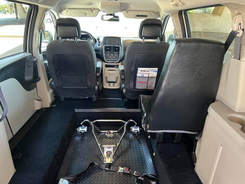 Used 2020 Dodge Grand Caravan SE w/ UConnect Hands-Free Group FWD image 36