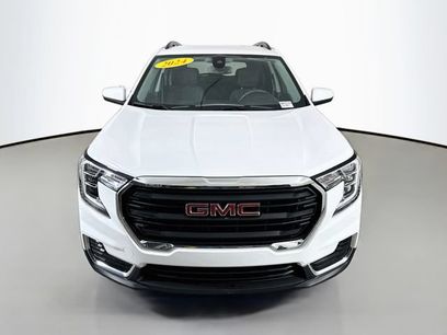 Used 2024 GMC Terrain SLE w/ Driver Convenience Package