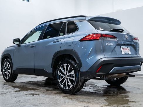 Certified 2024 Toyota Corolla Cross XLE image 4