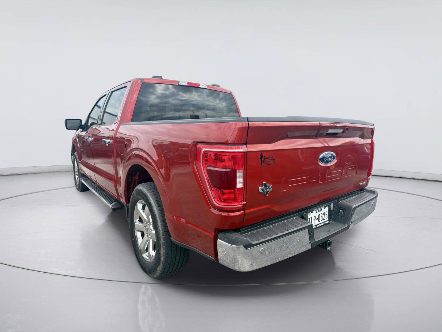 Used 2023 Ford F150 XLT w/ Equipment Group 302A High RWD image 3