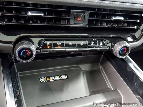 New 2026 Chevrolet Suburban Premier AWD/4WD image 19