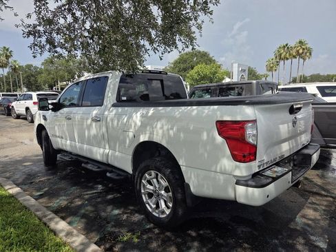 Used 2021 Nissan Titan SV w/ SV Convenience Package AWD/4WD image 4