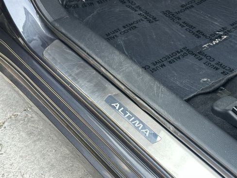 Used 2013 Nissan Altima 2.5 SL w/ Technology Pkg FWD image 50