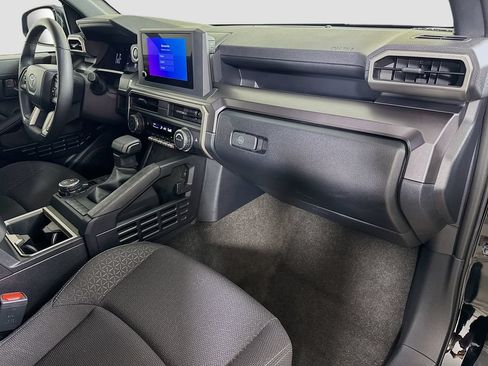 Used 2025 Toyota 4Runner SR5 AWD/4WD image 30