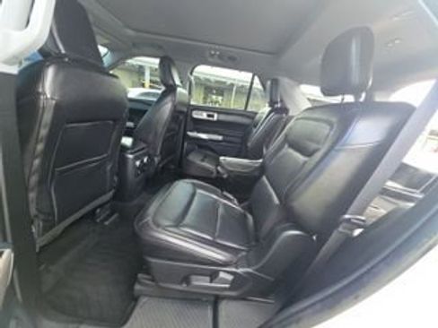 Used 2023 Ford Explorer Limited w/ Equipment Group 301A RWD image 12