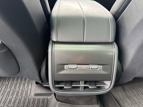 Used 2024 Lincoln Nautilus Reserve w/ Equipment Group 202A image 19