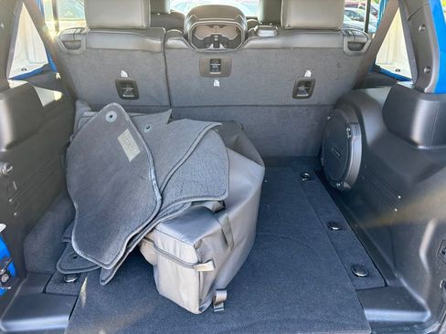 Used 2025 Jeep Wrangler Unlimited Sahara w/ Safety Group AWD/4WD image 33