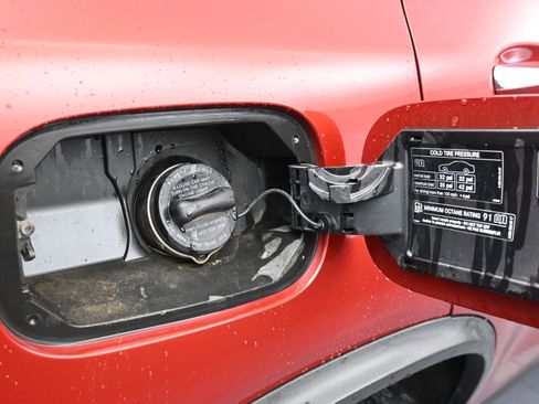 Used 2021 Mercedes-Benz GLC 300 4MATIC Coupe image 12