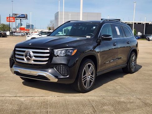 Used 2025 Mercedes-Benz GLS 450 4MATIC image 3