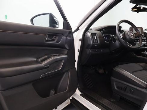 Used 2023 Nissan Pathfinder Rock Creek AWD/4WD image 9