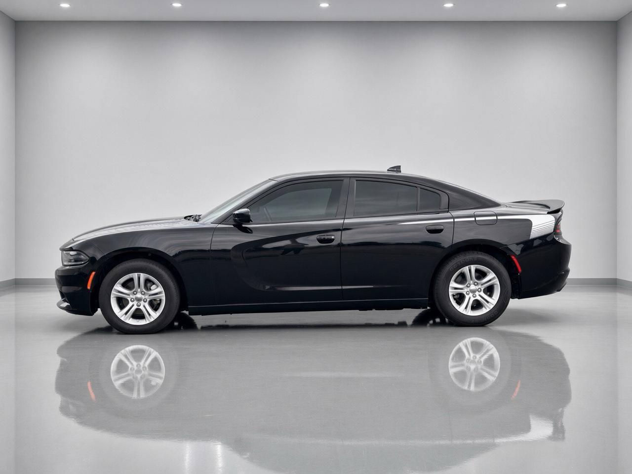 Used 2023 Dodge Charger SXT RWD image 2