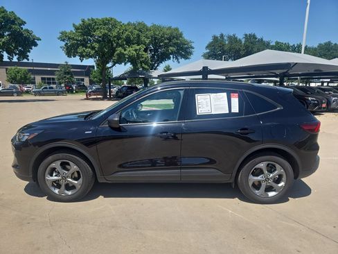 Used 2025 Ford Escape ST-Line AWD/4WD image 2