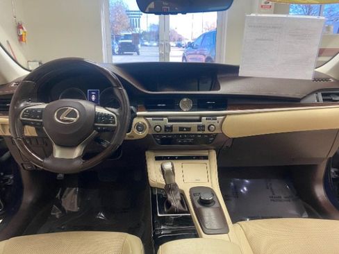 Used 2018 Lexus ES 350 w/ Premier Package image 23