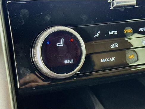 New 2026 Land Rover Discovery Limited Edition image 23