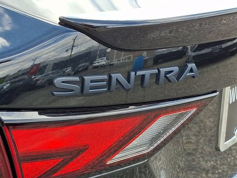 Certified 2022 Nissan Sentra SR w/ Midnight Edition FWD image 29