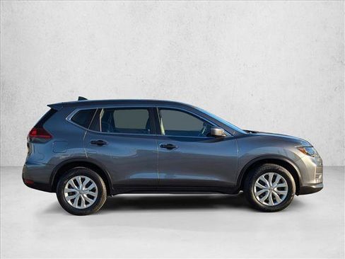 Used 2020 Nissan Rogue S image 4