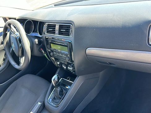 Used 2015 Volkswagen Jetta TDI S image 13